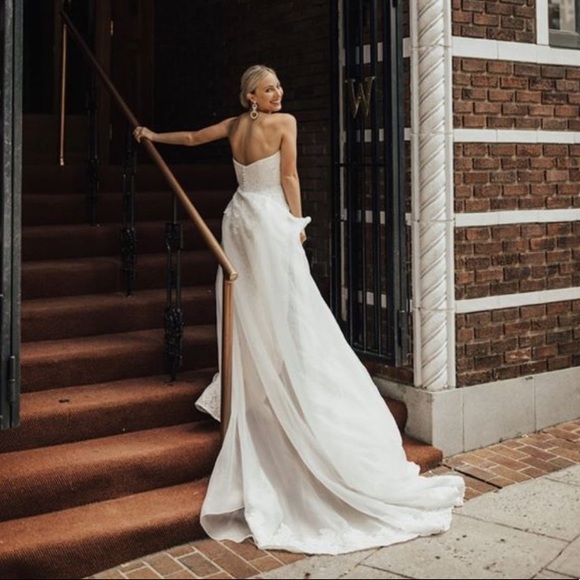 NWT Whispers and Echoes Eastcote Gown - Picture 3 of 10